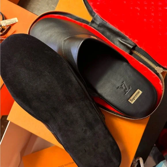 Supreme Black Leather Men display picture 2